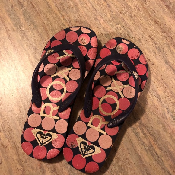 girls roxy flip flops